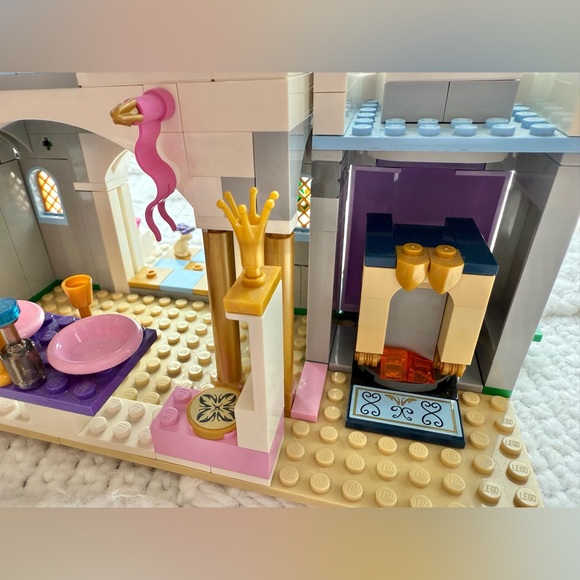 Lego Disney Cinderella’s Dream Castle #41154 - Picture 10 of 15